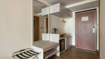 Family Room | Premium bedding, free minibar, desk, laptop workspace
