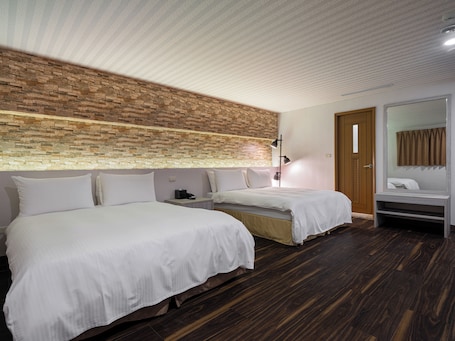 Ropa de cama de alta calidad y minibar con artículos gratuitos