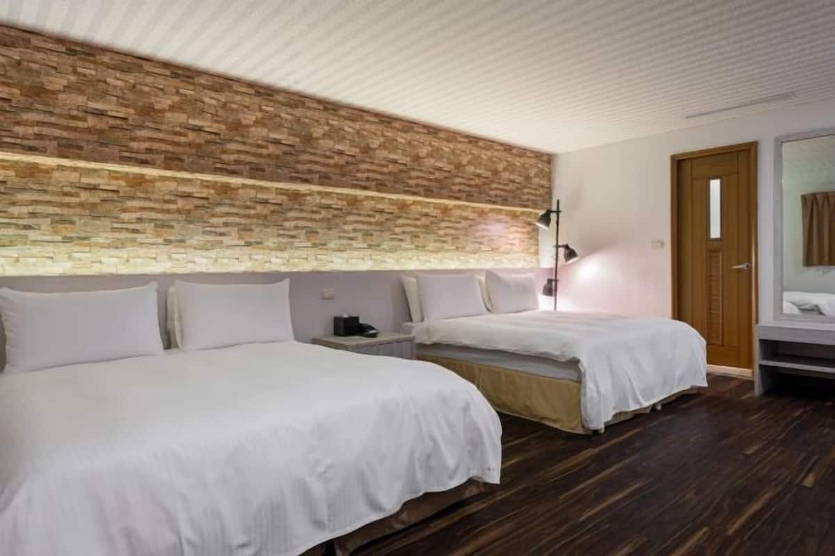 Premium bedding, free minibar, desk, laptop workspace