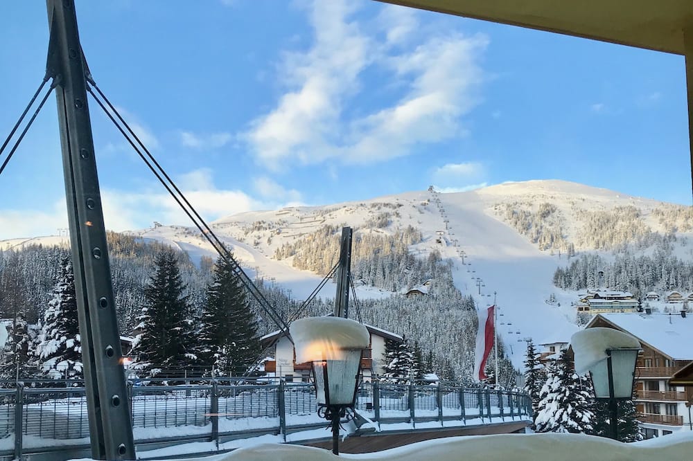 Basekamp Mountain Budget Hotel