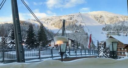 Basekamp Mountain Budget Hotel