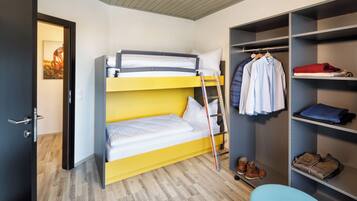 2 bedrooms, desk, free WiFi, bed sheets