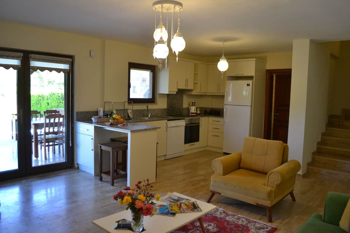 villa | 1 bedroom, in-room safe, blackout curtains, free wifi