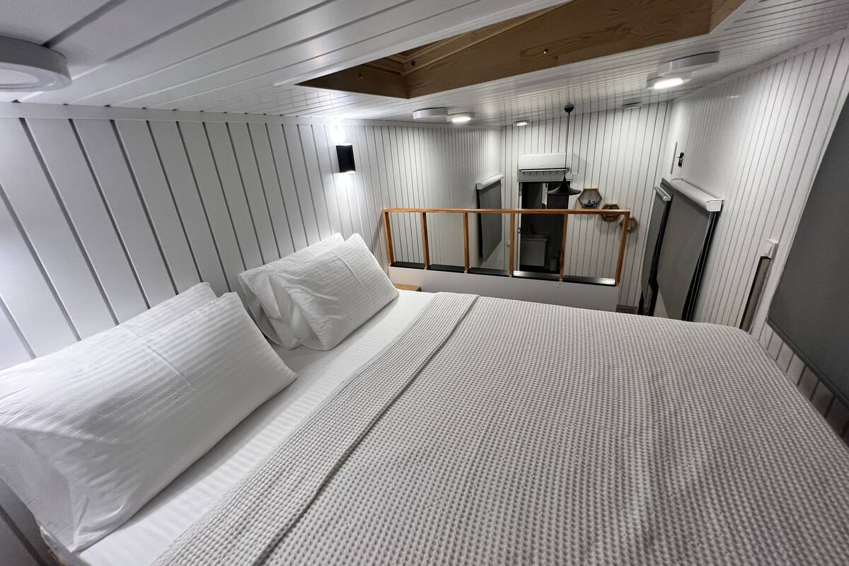 tiny house | 1 bedroom, in-room safe, blackout curtains, free wifi