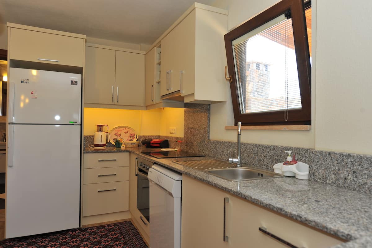 villa | private kitchen | electric kettle