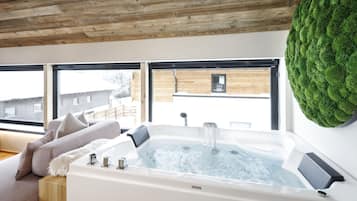 Chalet Exclusif, 2 chambres | Bain à remous privé