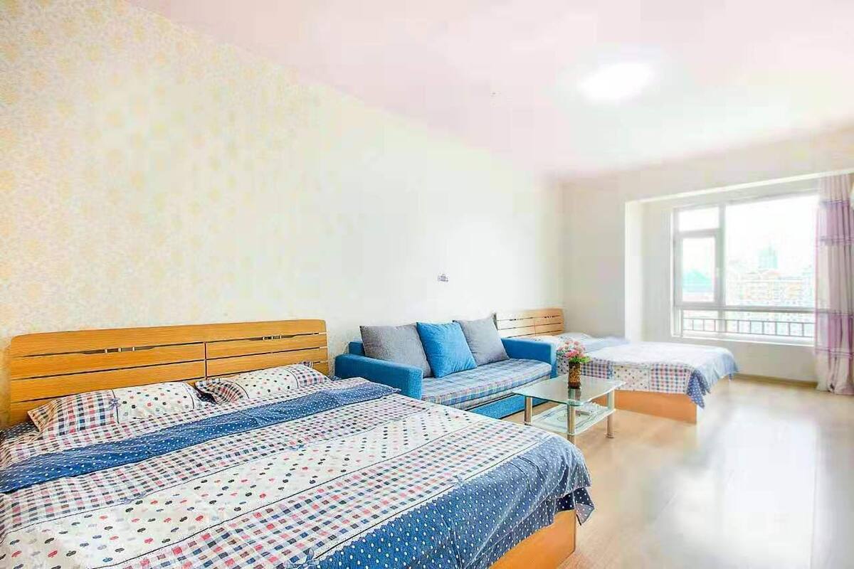 Comfort-Vierbettzimmer | Schreibtisch, Verdunkelungsvorhänge, kostenloses WLAN