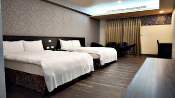 Family Quadruple Room | Desk, blackout drapes, free WiFi, bed sheets