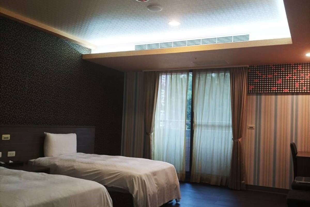 desk, blackout curtains, free wifi, bed sheets