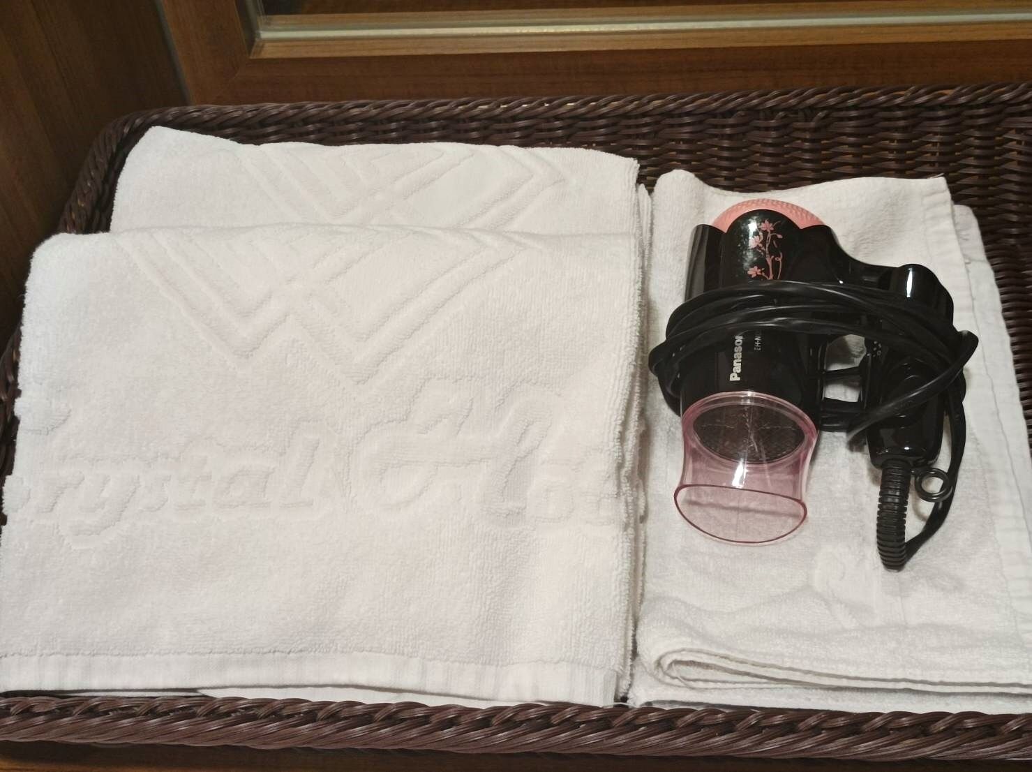 business twin room | desk, blackout curtains, free wifi, bed sheets