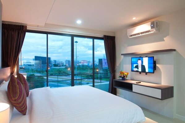 Superior Room | 1 bedroom, in-room safe, desk, rollaway beds - VC Residence (Chonburi)