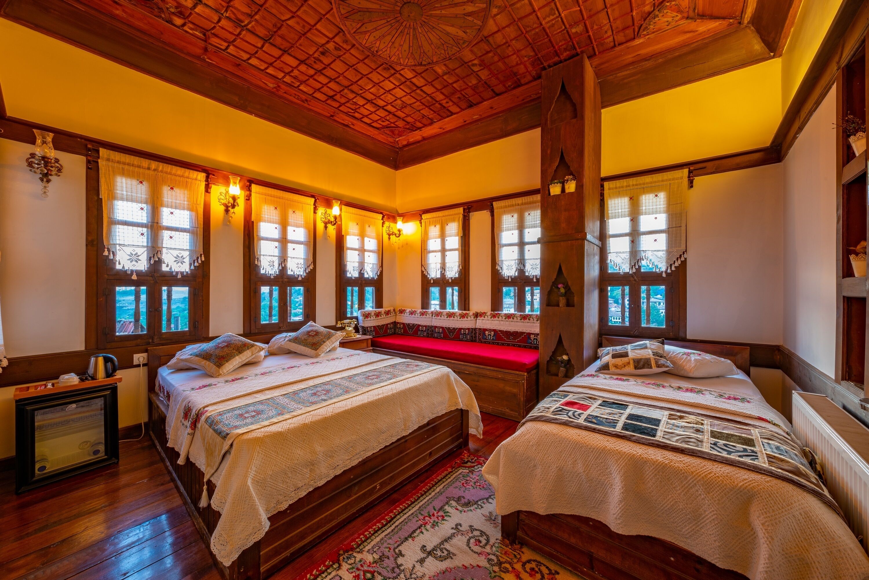 superior twin room, city view | 1 bedroom, premium bedding, free minibar items, desk