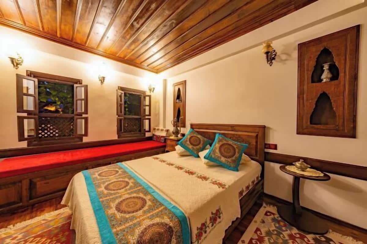 Ropa de cama de alta calidad y minibar (con algunos artículos gratuitos)