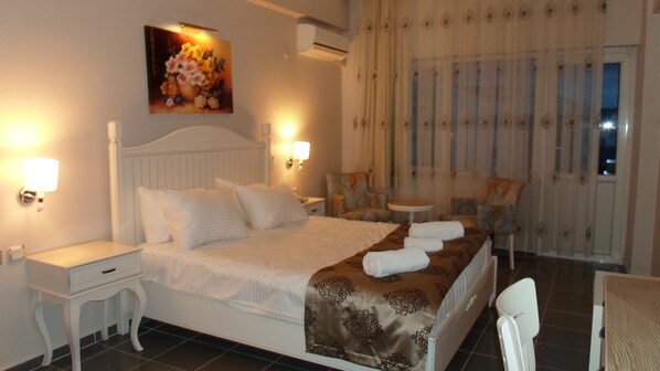 Deluxe Double Room | Desk, iron/ironing board, free WiFi - Canakkale Uygulama Oteli (Çanakkale)