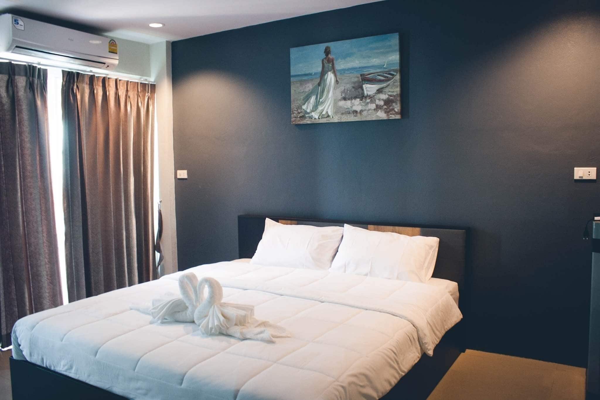 Premier King  | Bathroom | Shower, free toiletries, hair dryer, towels