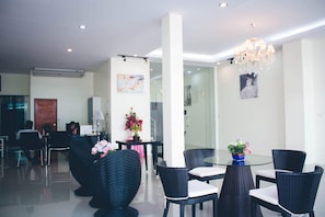 Lobby - Supachai Inn (Nakhon Si Thammarat)