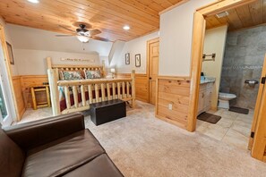 Room - Sugar Bear Mountain Hideaway 3 Bedroom Cabin by RedAwning (Pigeon Forge)