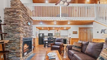 Cabin, 3 Bedrooms | Living area