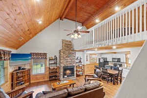 Cabana, 3 quartos | Área de estar | TV