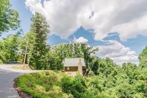 Cabin, 5 Bedrooms | Property grounds - Bearly Hidden Ridge 5 Bedroom Cabin by RedAwning (Gatlinburg)