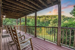 Cabin, 3 Bedrooms | Terrace/patio