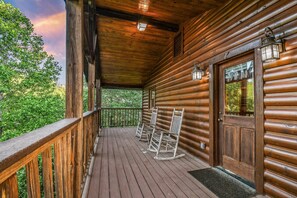 Cabin, 3 Bedrooms | Terrace/patio