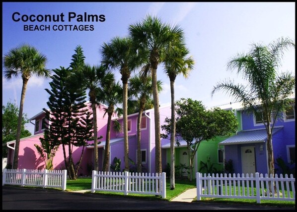 Front of property - Coconut Palms Townhome 2 Bedroom Townhouse by RedAwning (New Smyrna Beach)