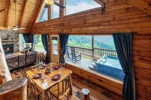 Cabane, 2 chambres | Intérieur