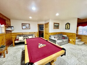 Cabane, 2 chambres | Salle de jeux