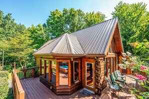 Cabin, 3 Bedrooms | Terrace/patio
