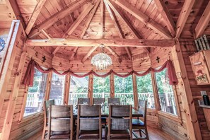 Cabin, 3 Bedrooms | Dining