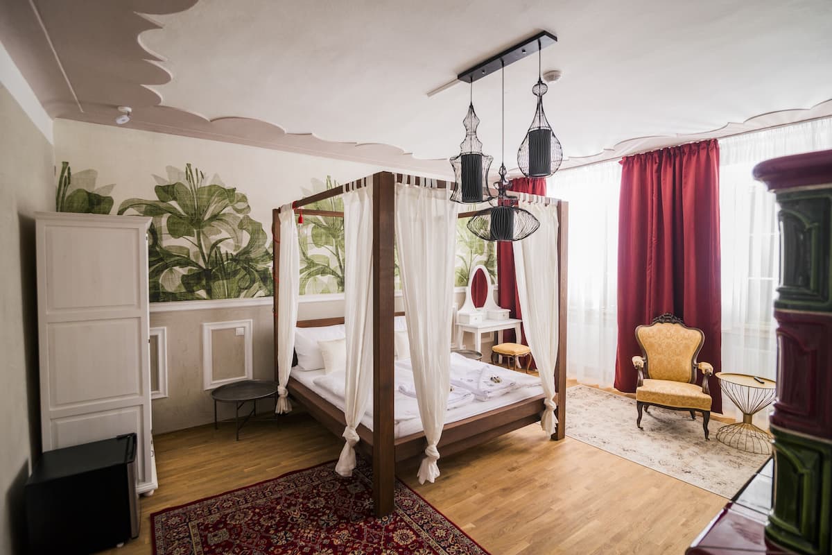 Deluxe Quadruple Room (Royal)