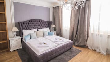 Deluxe Double Room | In-room safe, iron/ironing board, free WiFi, bed sheets