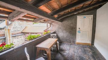 Deluxe Quadruple Room (Romantic) | Terrace/patio