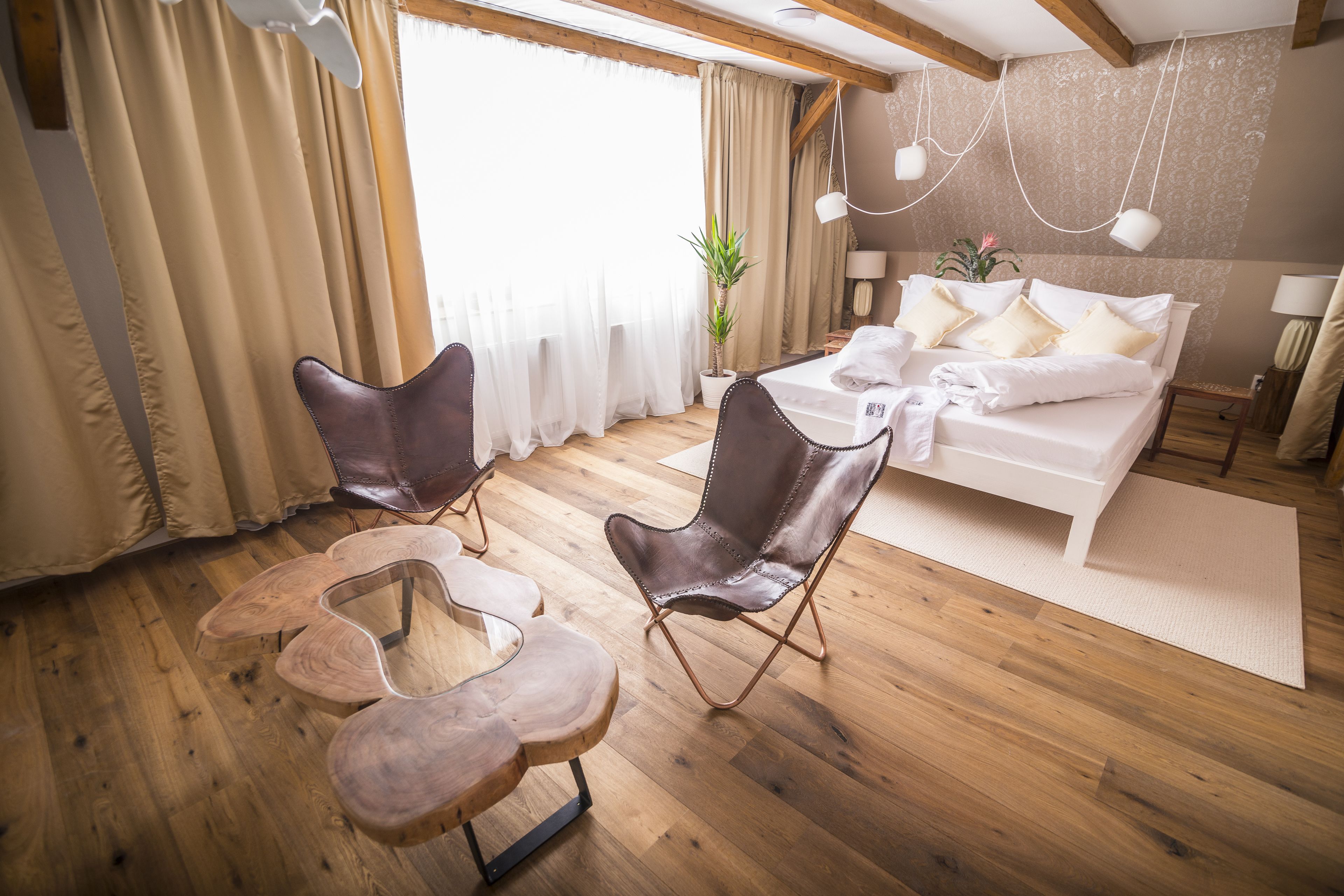 deluxe double room | 1 bedroom, in-room safe, iron/ironing board, free wifi