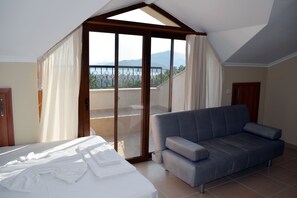 Estudio estándar | Escritorio y wifi gratis