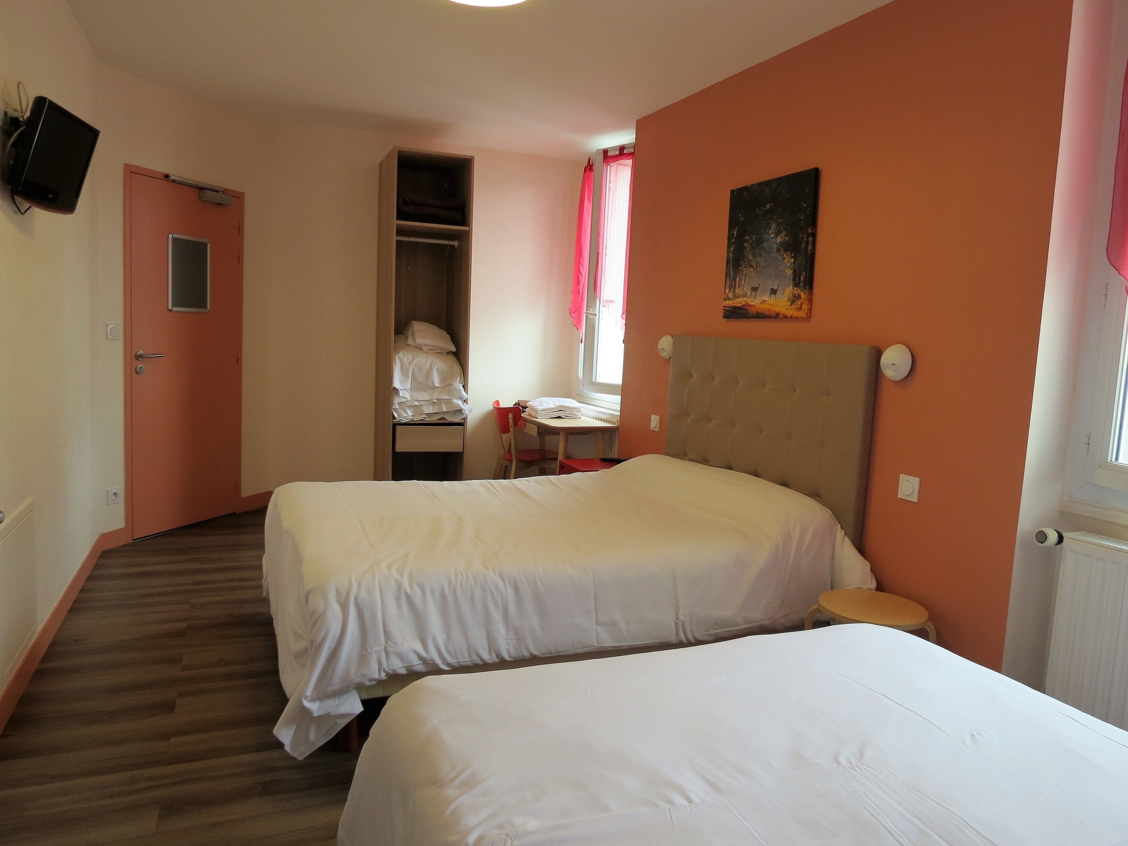 quadruple room | 1 bedroom, desk, soundproofing, free wifi