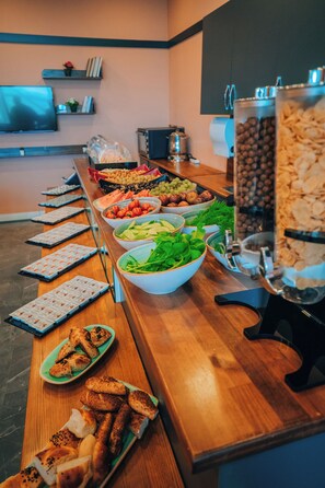 Desayuno buffet (EUR 10 por persona)