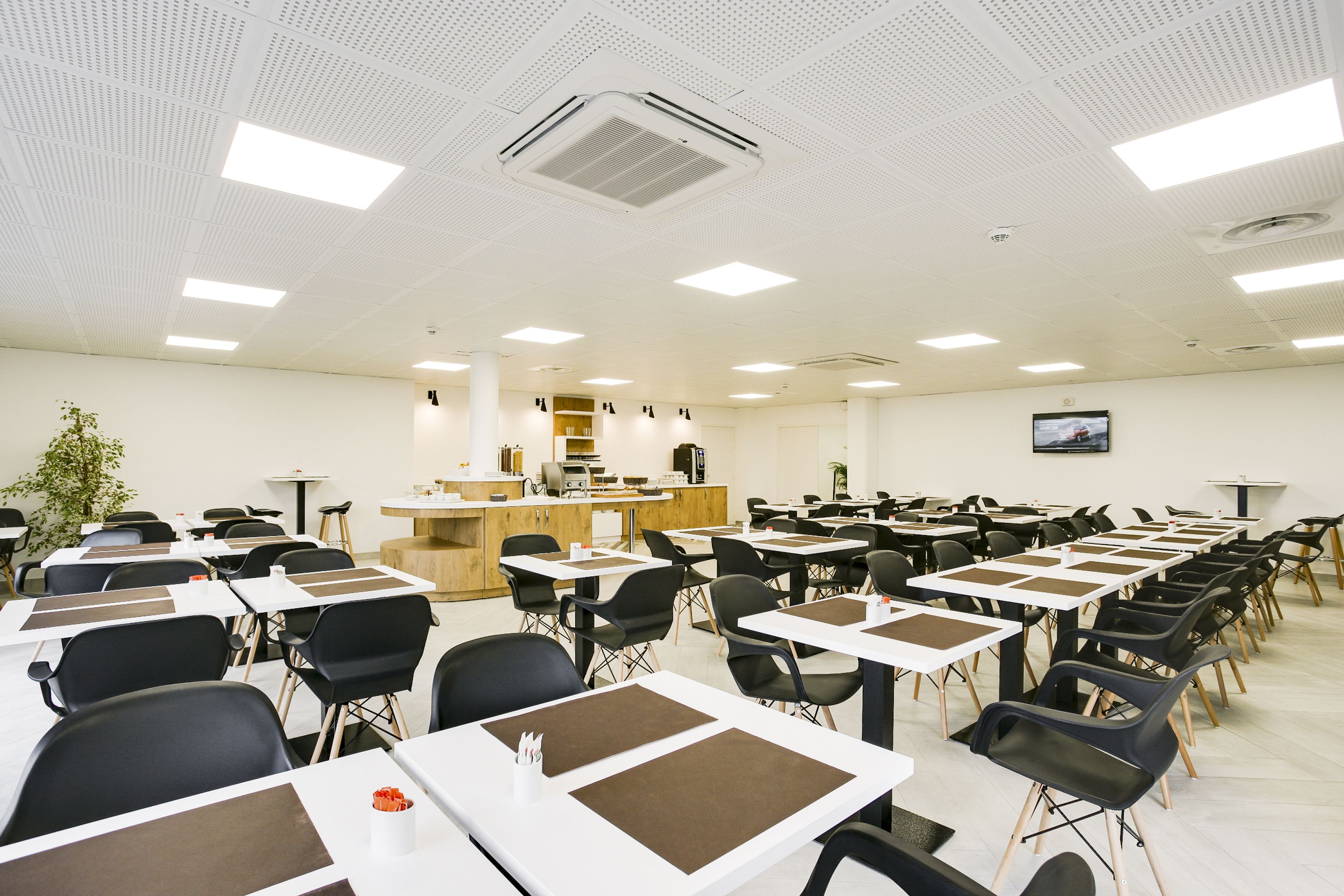 daily buffet breakfast (eur 11.90 per person)