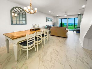 Townhome - 2 sovrum | Restauranger