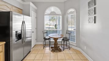 House, 3 Bedrooms | Interior