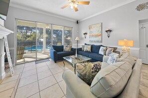 House, 3 Bedrooms | Living area | Smart TV, fireplace, DVD player, computer