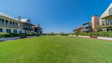 Townhome, 2 Bedrooms | Property grounds