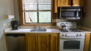 Kondominium, 2 kamar tidur | Dapur pribadi | Lemari es, microwave, oven, dan kompor