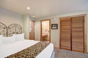 Studio | Free WiFi, bed sheets - Stay Slopeside At Peak 9, Cozy Studio Steps To Apres& Dining Studio Bedroom Condo by RedAwning (Breckenridge)