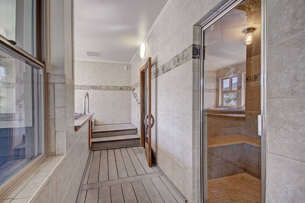 Bright Winter Stay W/skylight 2br/ba Short Stroll To Main St 2 Bedroom Condo by RedAwning