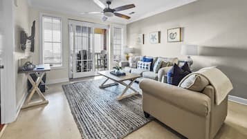 Condo, 3 Bedrooms | Living room | Smart TV, DVD player