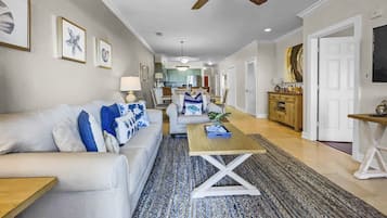 Condo, 3 Bedrooms | Interior