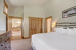 Townhome, 2 Bedrooms | 2 bedrooms, cots/infant beds, free WiFi, bed sheets