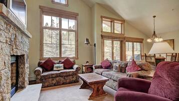 Townhome, 2 Bedrooms | Living area | Flat-screen TV, fireplace, computer